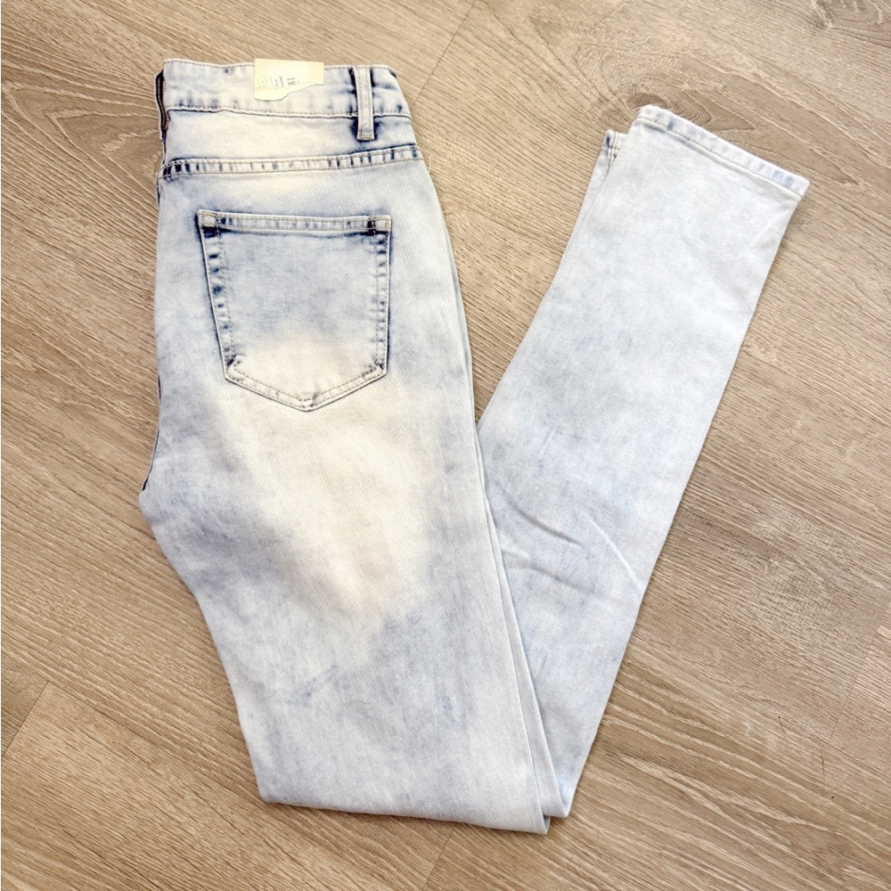 •BLUE TOPIC• DISTRESSED SKINNY JEANS